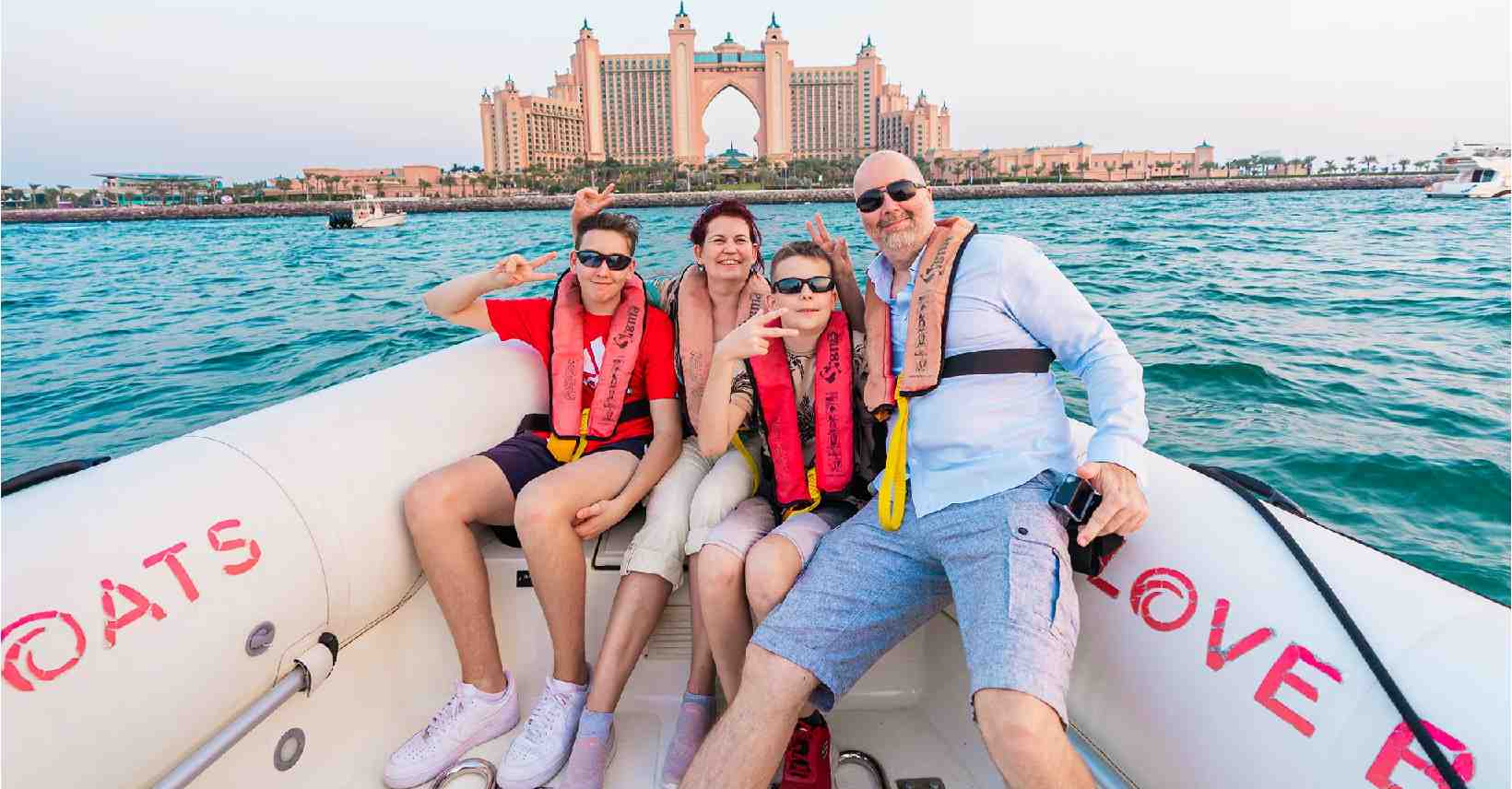 Love Boat Dubai T7134