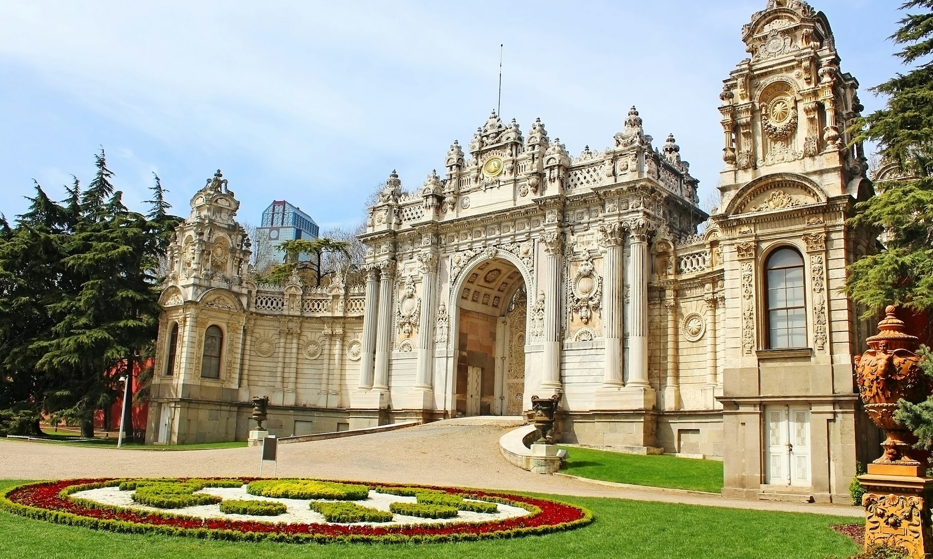 Dolmabahce Palace and Ancient Istanbul Tour